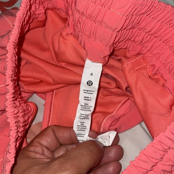 Lululemon size 6 like new - Picture 4 of 6